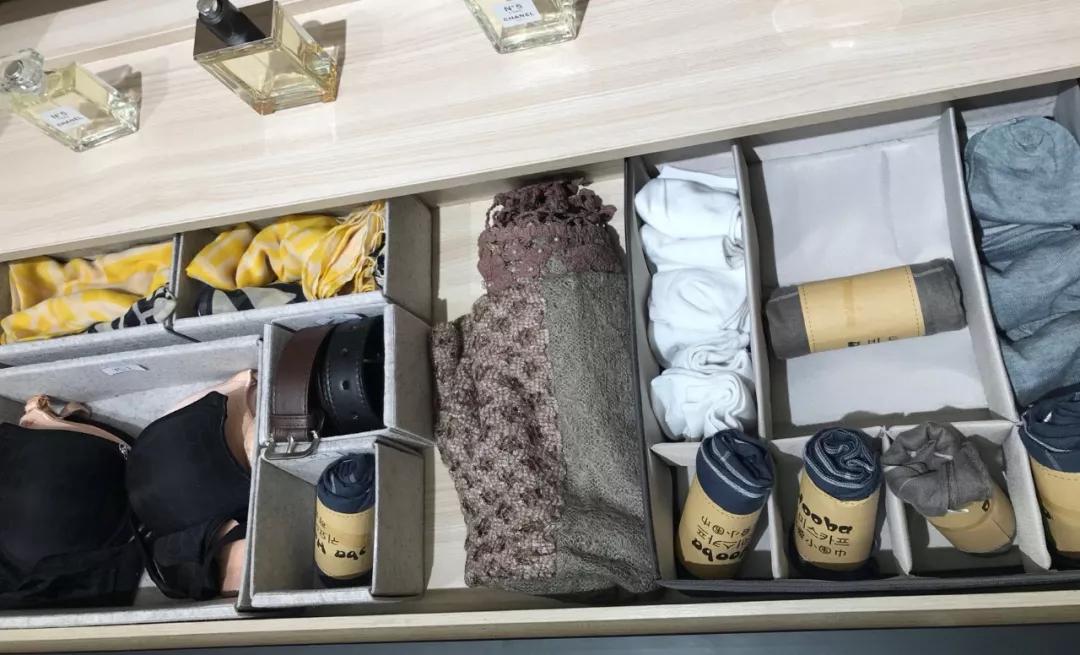 2.4米推拉门衣柜布局设计,两扇门衣柜布局设计