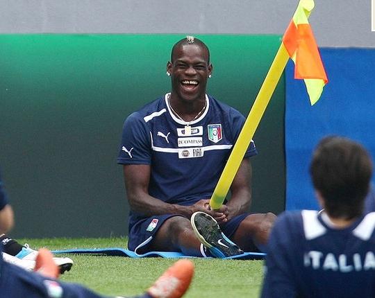 意大利教练曼奇尼巴神,欧洲杯赛后吐槽