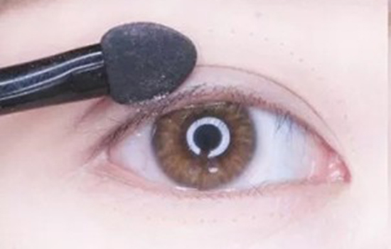 女明星同款活力妆,明星日常妆容眼影