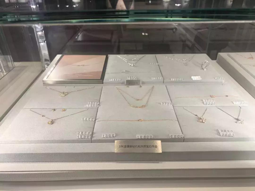 深圳施华洛世奇珍珠,深圳女子花一万元买施华洛世奇