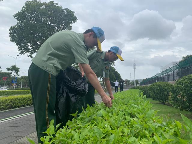 元翔厦门空港团委组织开展“美丽空港”主题志愿者活动
