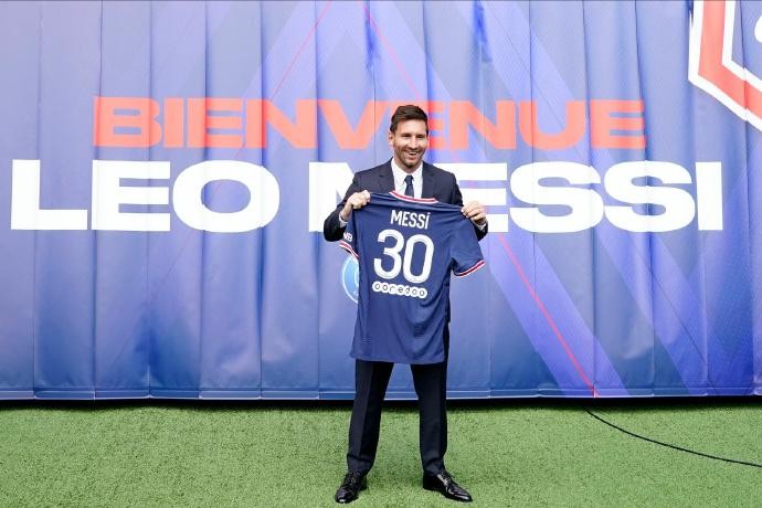 梅西选30号球衣是因为库里吗,梅西穿10号球衣是有什么意义的吗