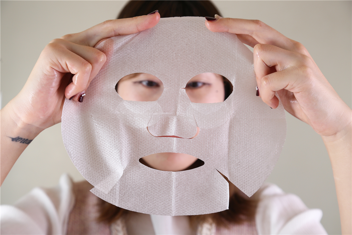 脸干燥用什么保湿面膜,中年妇女皮肤干燥用哪种面膜好