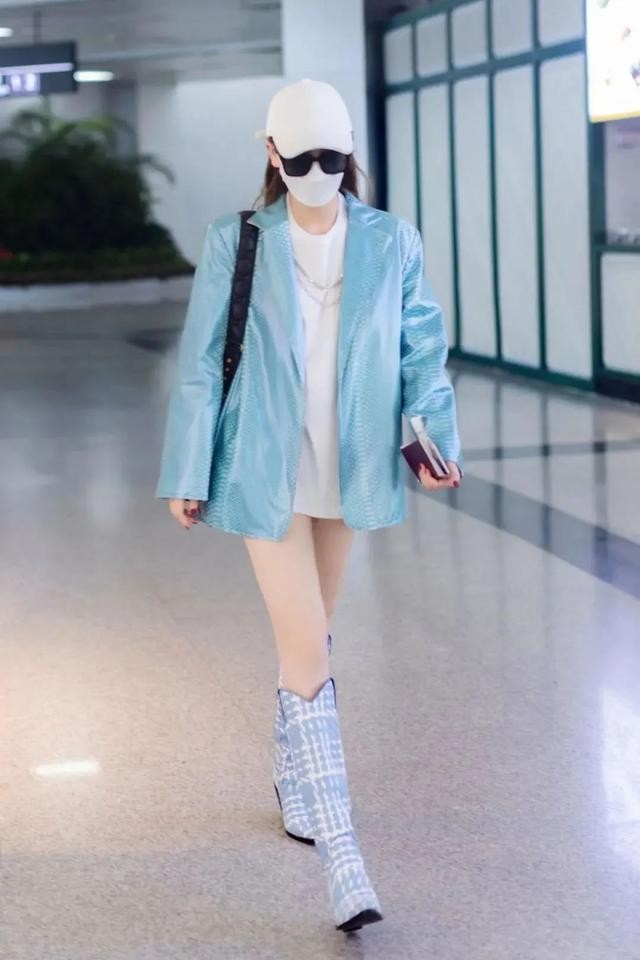 夏天穿的靴子时尚版穿搭,谁说夏季不能穿长靴