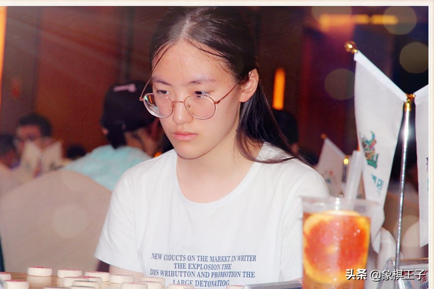 世界三大顶级象棋大师,世界上最小的象棋