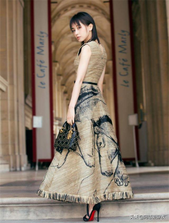 小个女生怎么穿更显高？快向王子文、沈月取经，会穿比例就是好