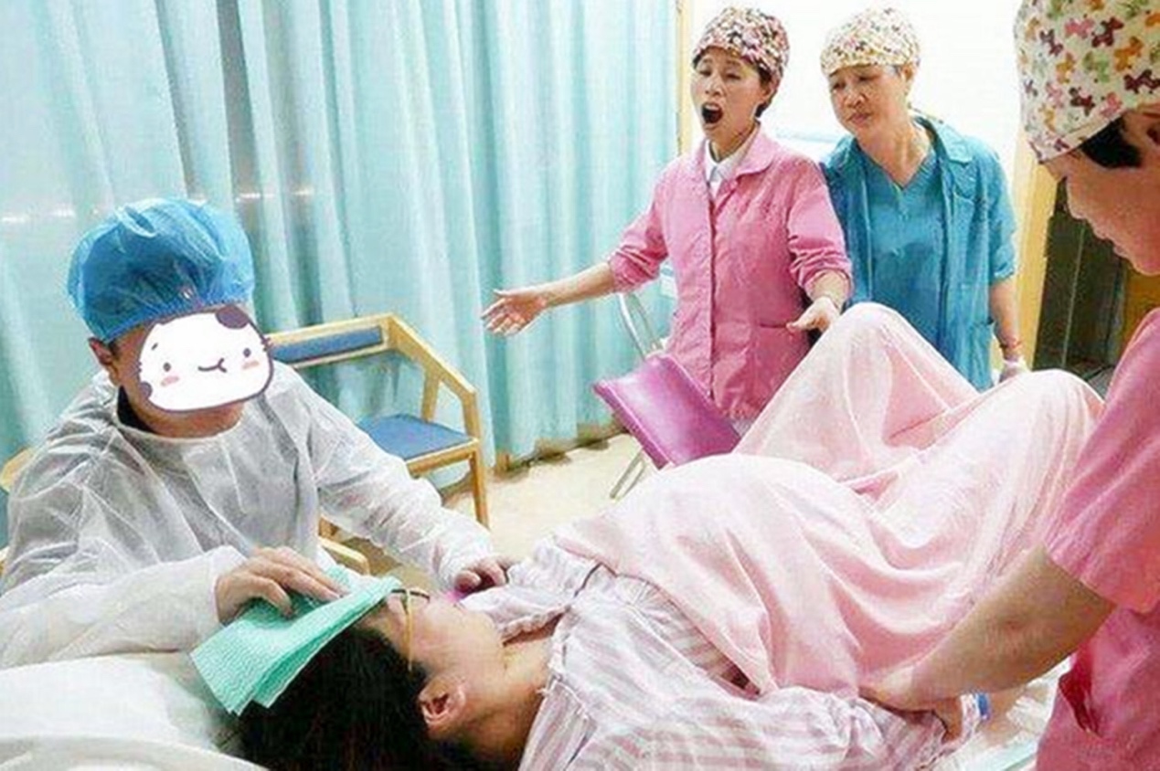 顺产时胎儿是怎么从产道娩出的？组图给你答案，看完觉得*体下**一凉