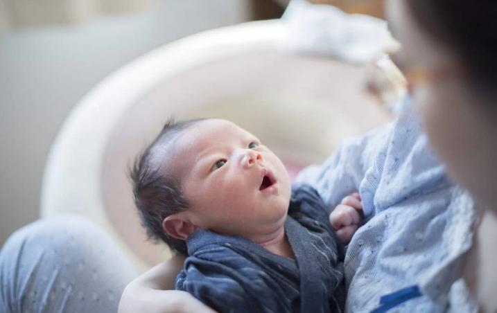 剖腹产跟顺产的胎儿智力差别,剖腹产对孩子智商的危害