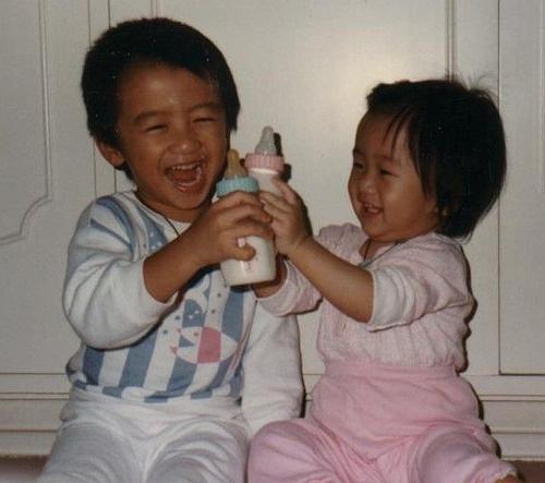 曝谢霆锋与妹妹冷战 (谢霆锋和妹妹冷战完整版)