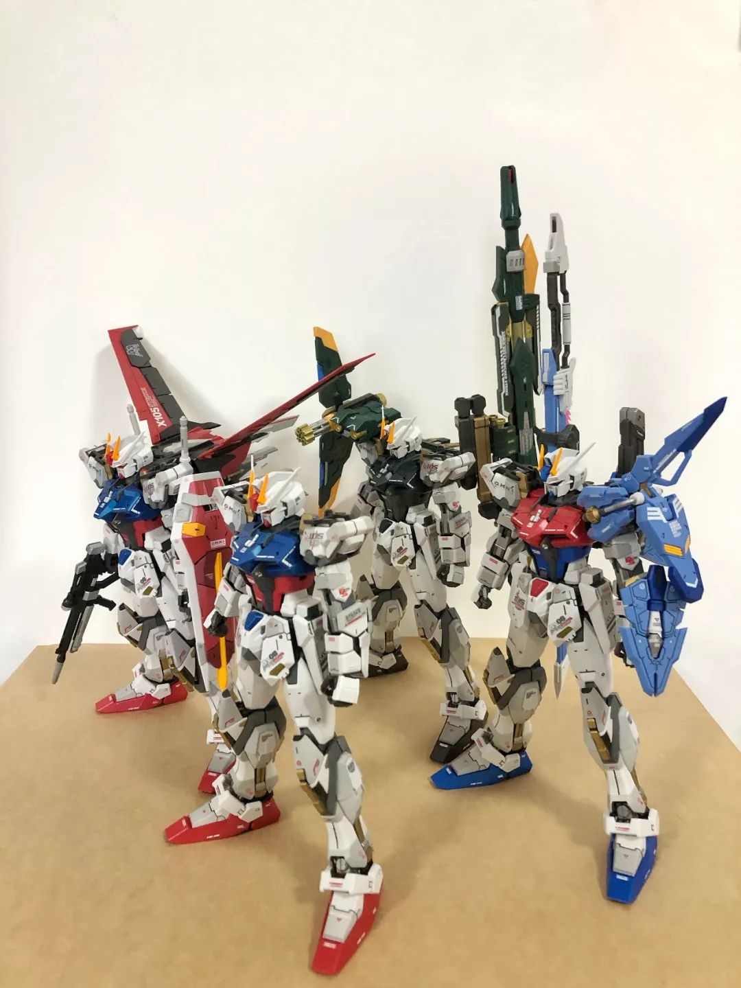 佳作：恐怖的零件数量，龙桃子强袭，四机小队！