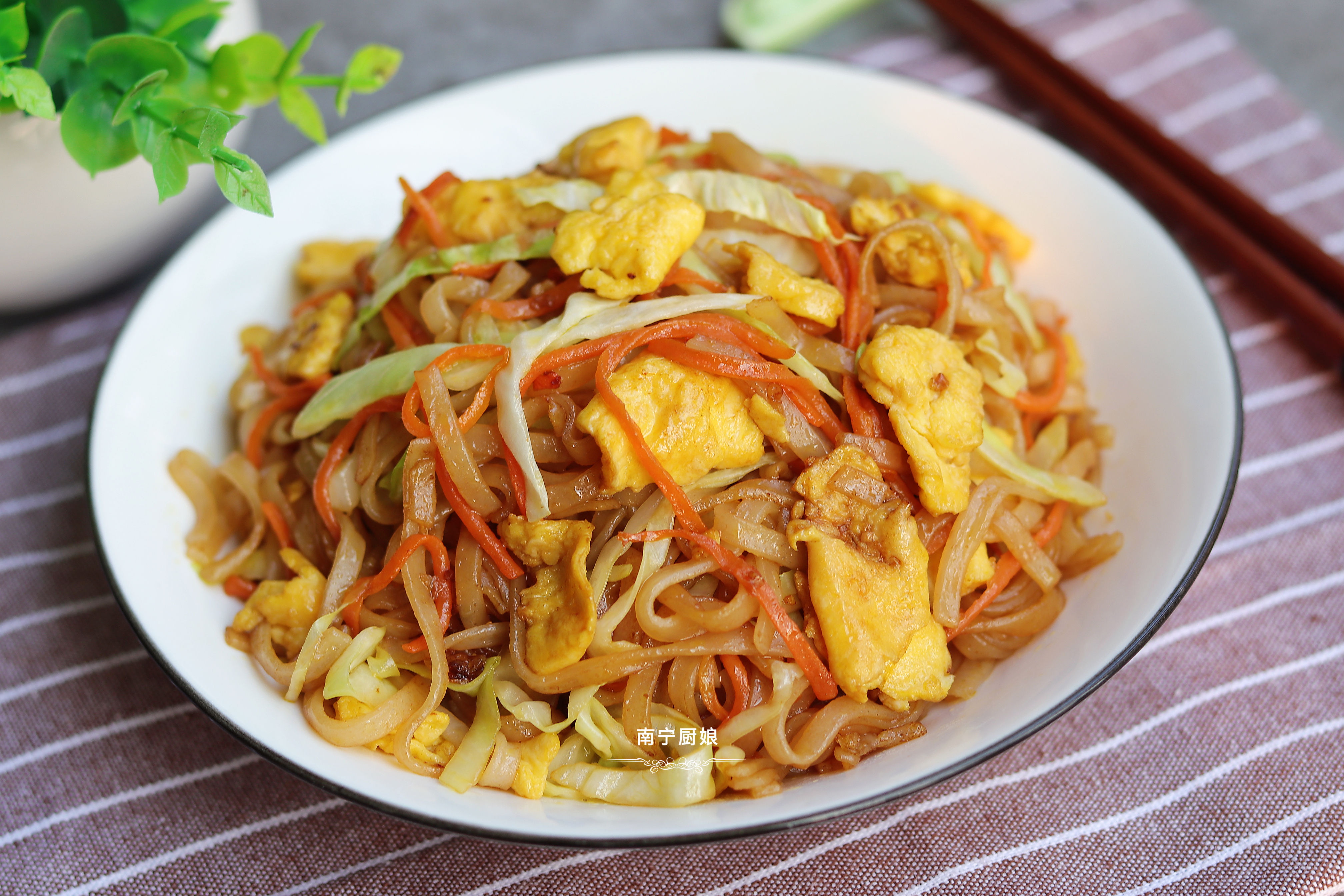 炒粉怎么做才不会烂,炒粉怎么让不粘不坨又好吃