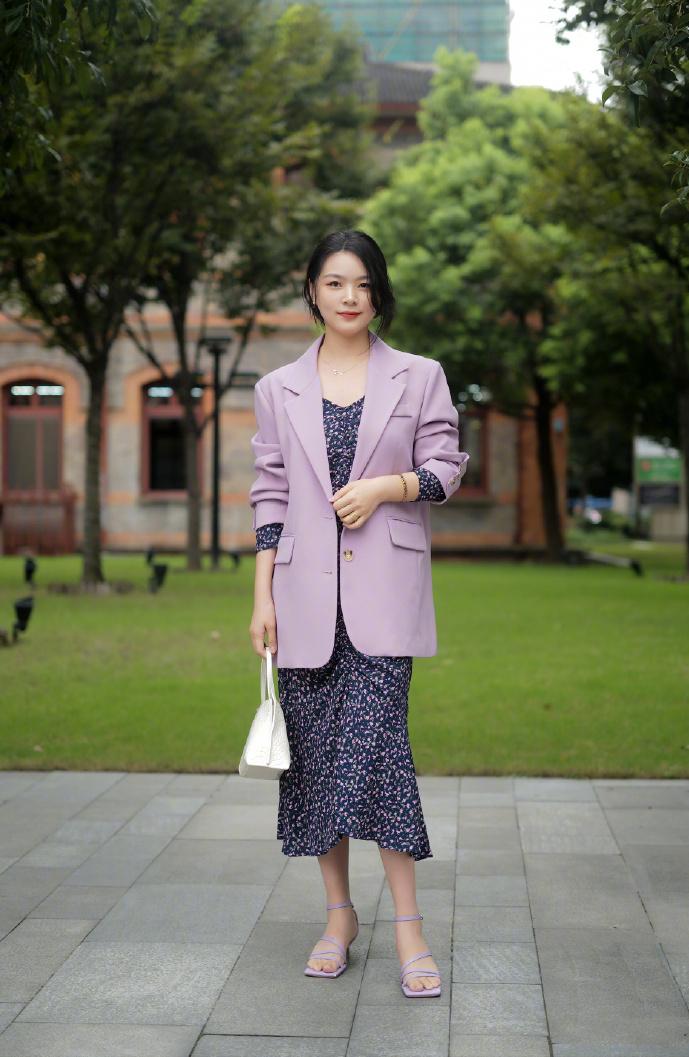 西装裙子怎么穿好看,西装裙子2019开春最时髦搭配