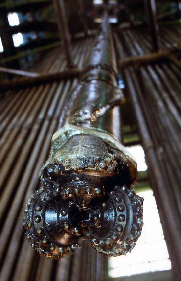 假如一直往地下挖会看到什么,如果一直挖地往下挖会发生什么