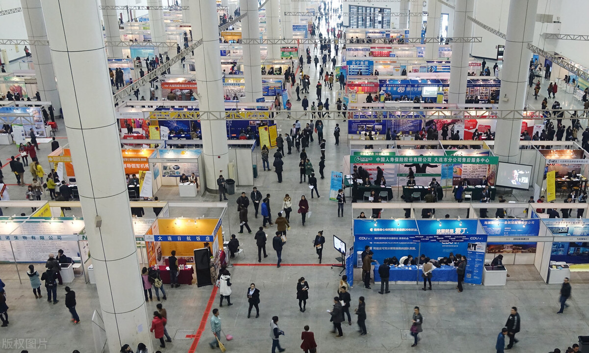 我国建筑行业发展现状以及趋势,转行做建筑行业的前景怎么样