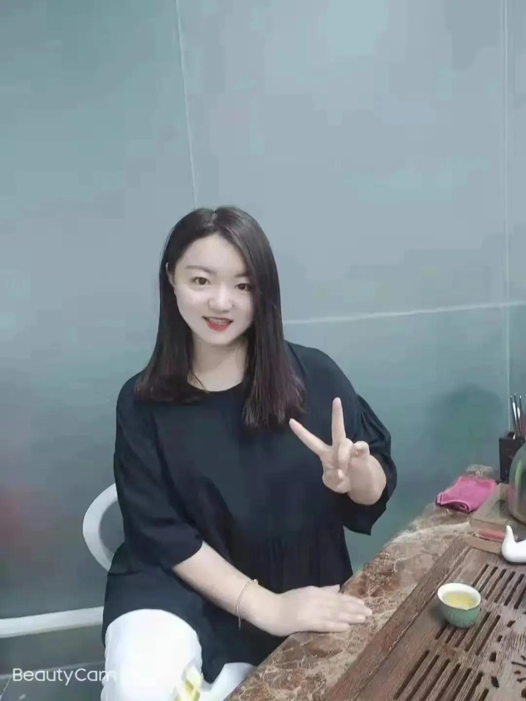 开服装店赔了半年还要继续吗,开服装店欠款十万但货没有这么多