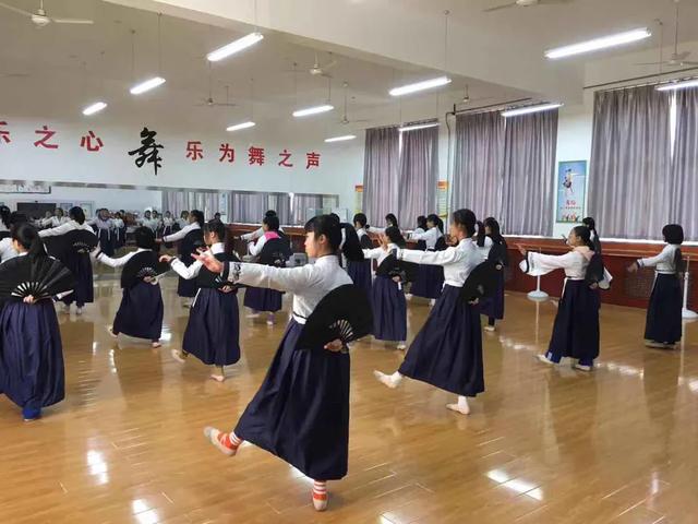 临渭区育红中学校园,渭南市临渭区育红初中