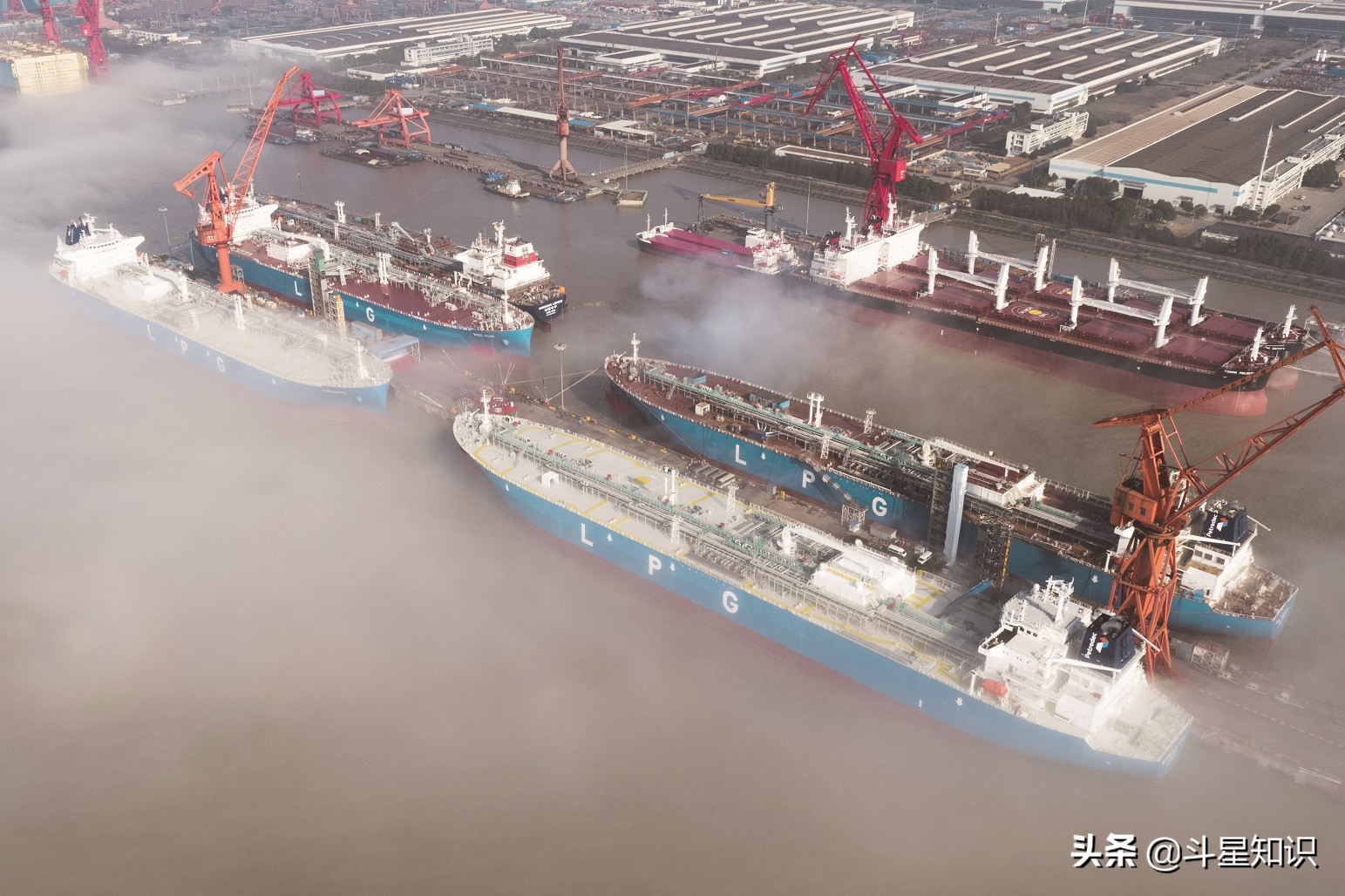 江南造船厂再次展示“中国速度”,江南长兴造船厂航母