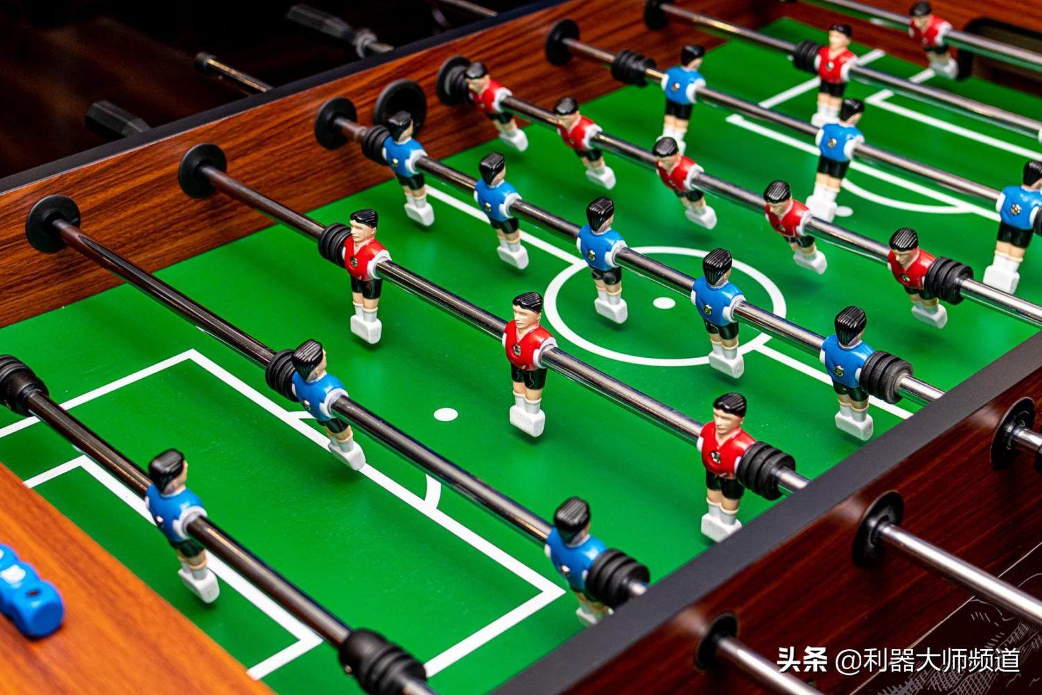 大叔建立一个酒吧游戏的知识网站,依靠广告获利,月入2.2万元