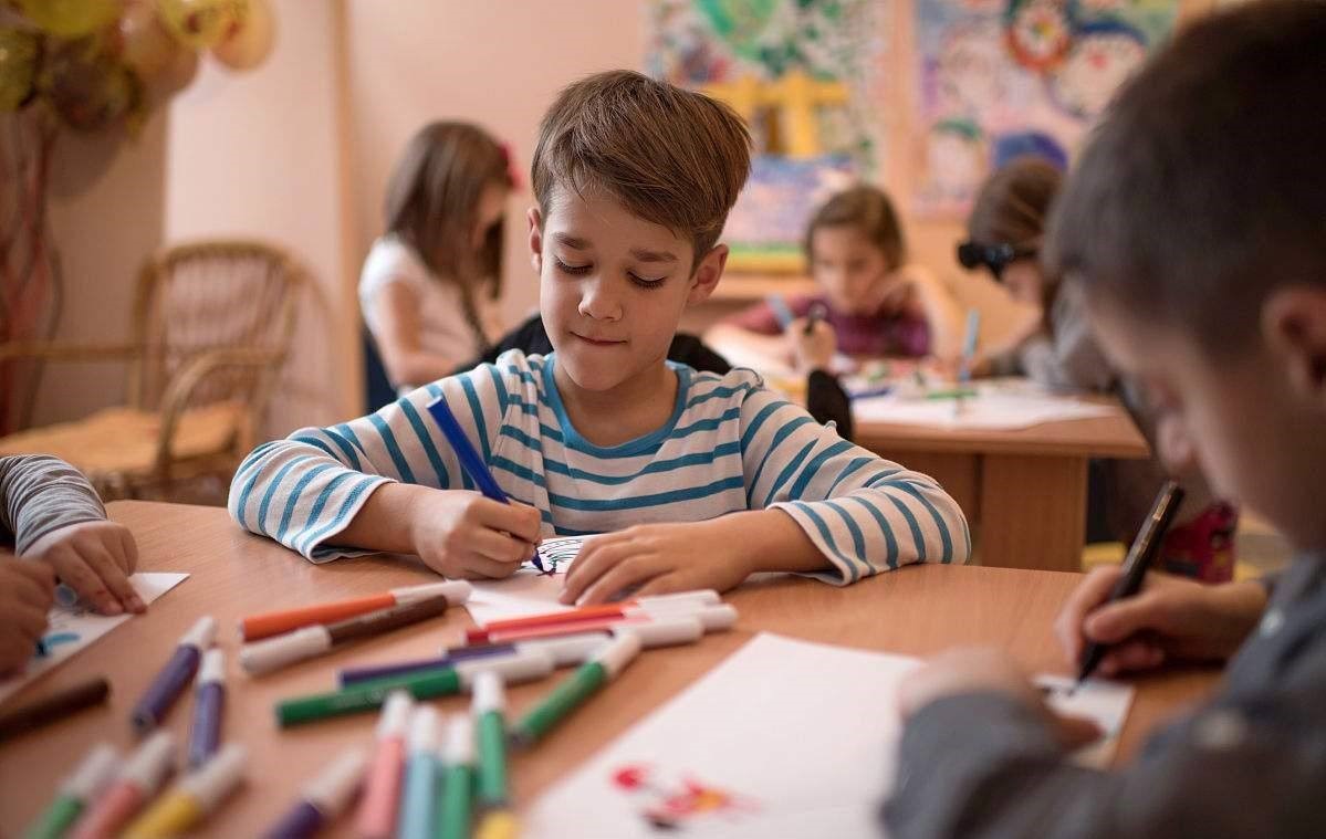 孩子犯错不认错怎么处理,孩子犯错死活不承认怎么办