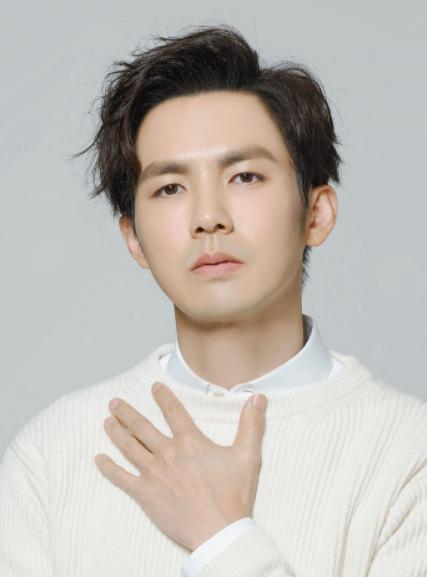 留了胡子反而更帅的男星,刮掉胡子帅到爆的男星