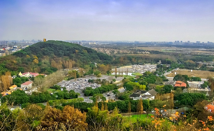 上海西佘山探看天主教堂，这里景色优美，夏季凉爽舒适