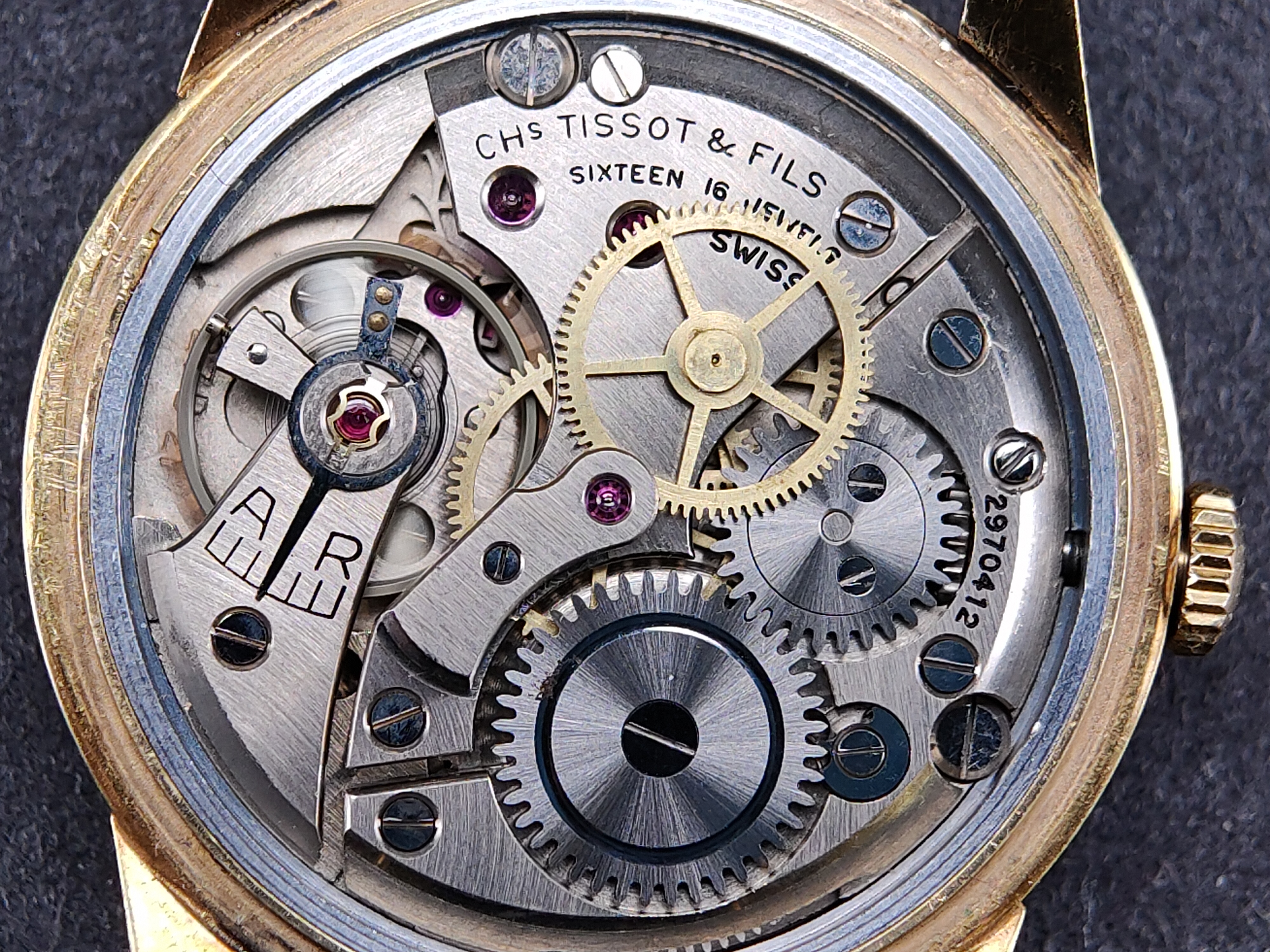 天梭哪款适合27岁男士,天梭哪个系列比较经典