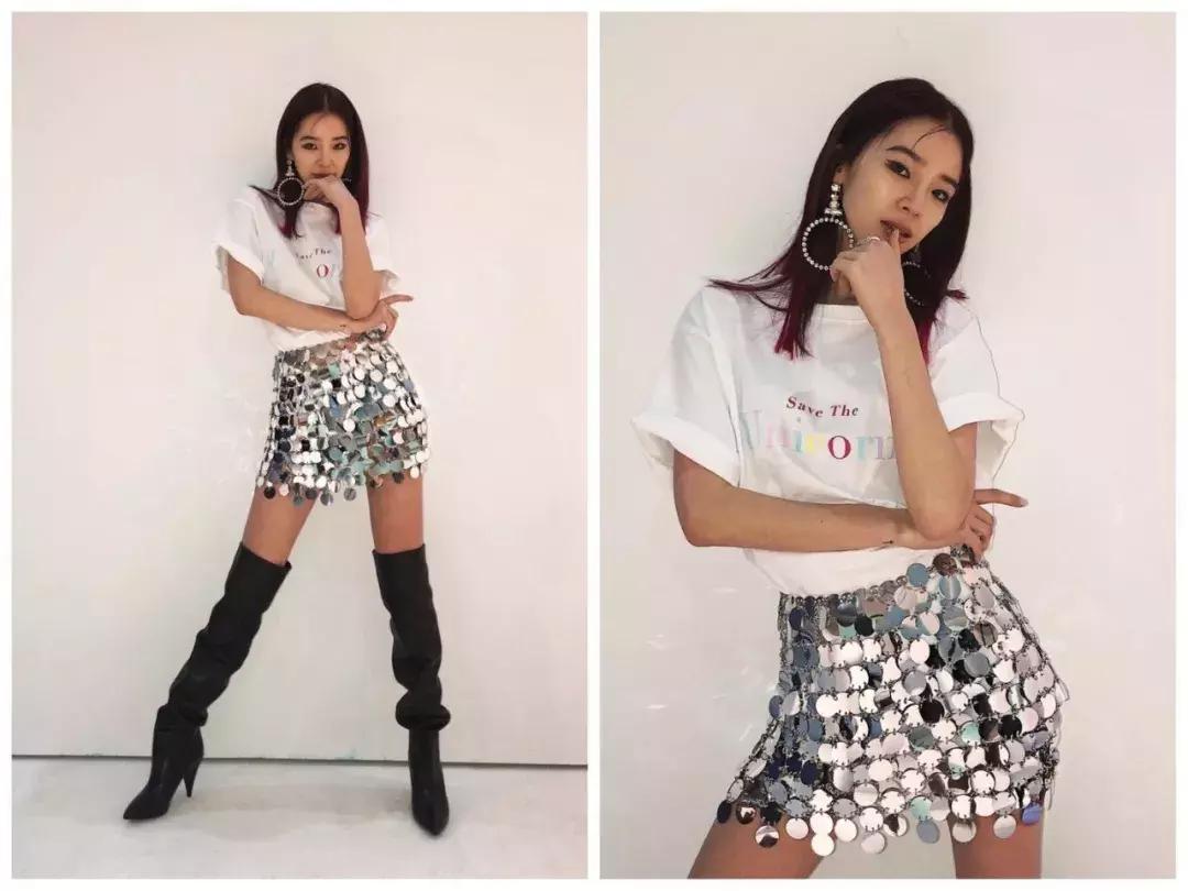 宣美黑色吊带裙,lisa时尚撞衫