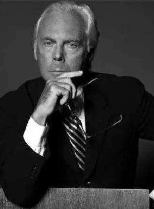 服装设计师有名人物,服装设计顶级设计师