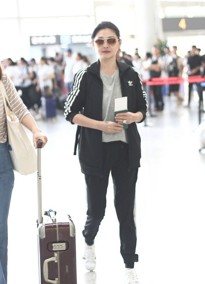 大S瘦下来，又有了少女清纯感，汪小菲评论网友没修图是自然美