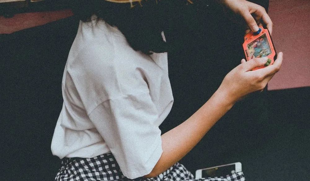 14岁女孩沉迷游戏无法自拔怎么办,14岁迷恋游戏孩子到底应该如何做