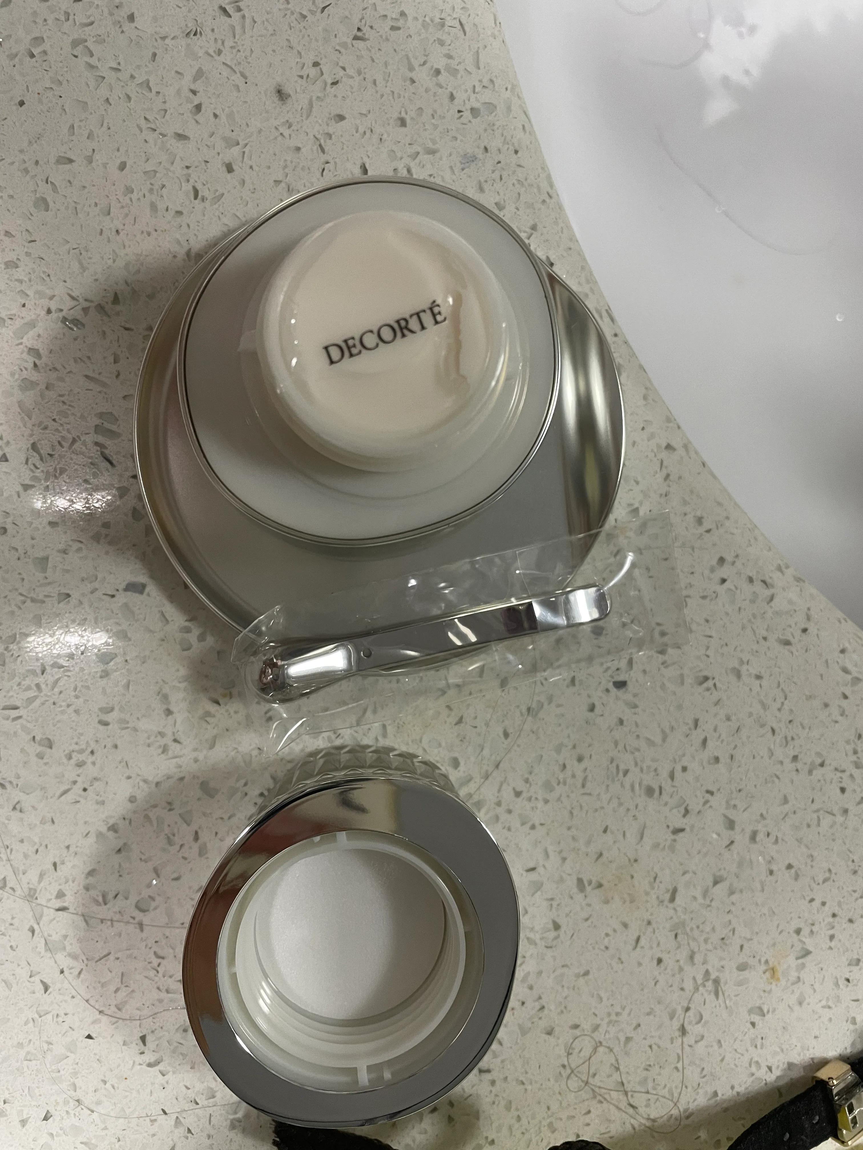 黛珂珍萃精颜臻悦水乳平替,黛珂精致珍萃水乳真假