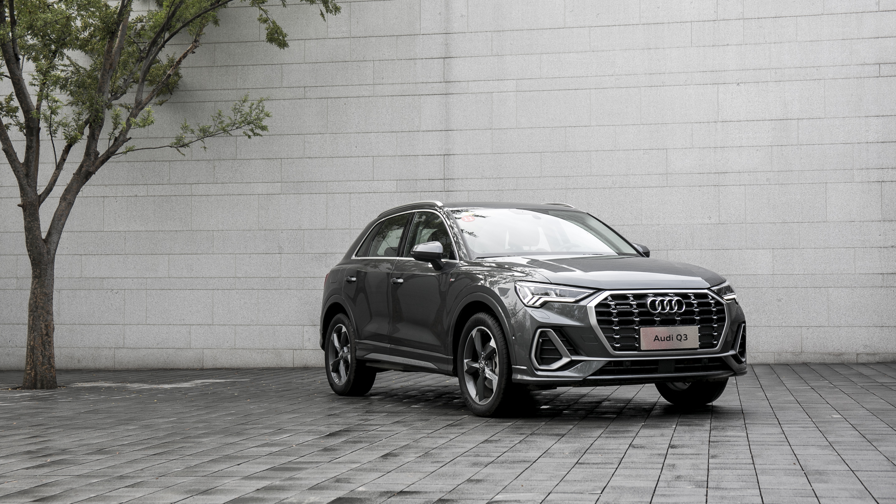 城市中的一抹魅影试驾奥迪q3轿跑,外表张扬内心温柔