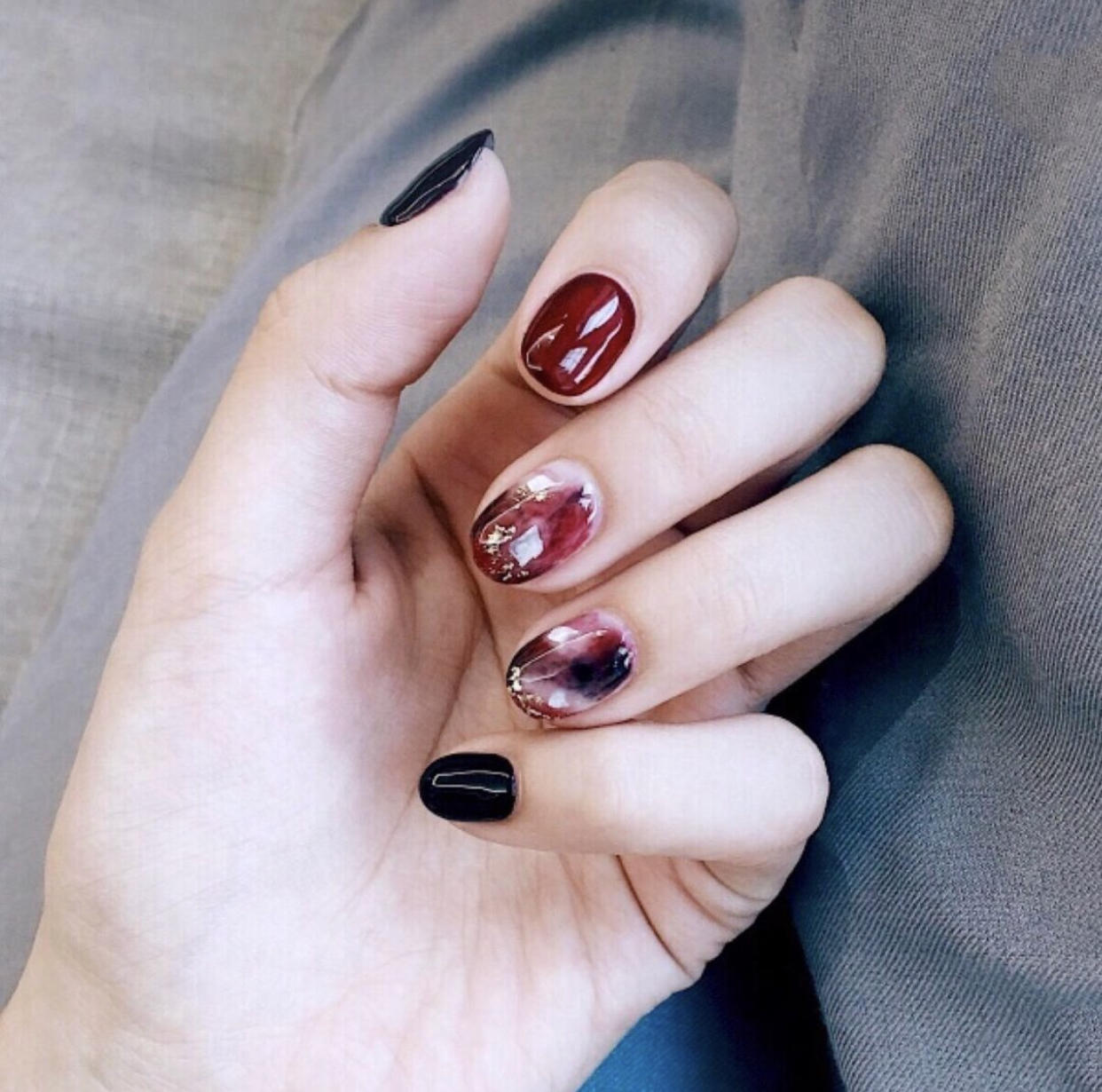 美甲款式推荐晕染美甲,渐变晕染金箔贝壳珍珠美甲黑白