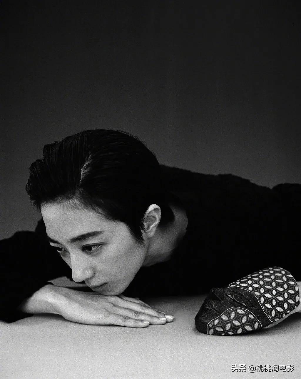 台湾明星桂纶镁时尚写真图片,桂纶镁慵懒生活照