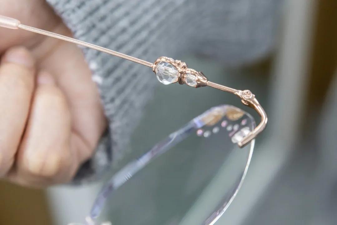 蔡司依视路眼镜店一般打几折,眼镜店蔡司依视路几折