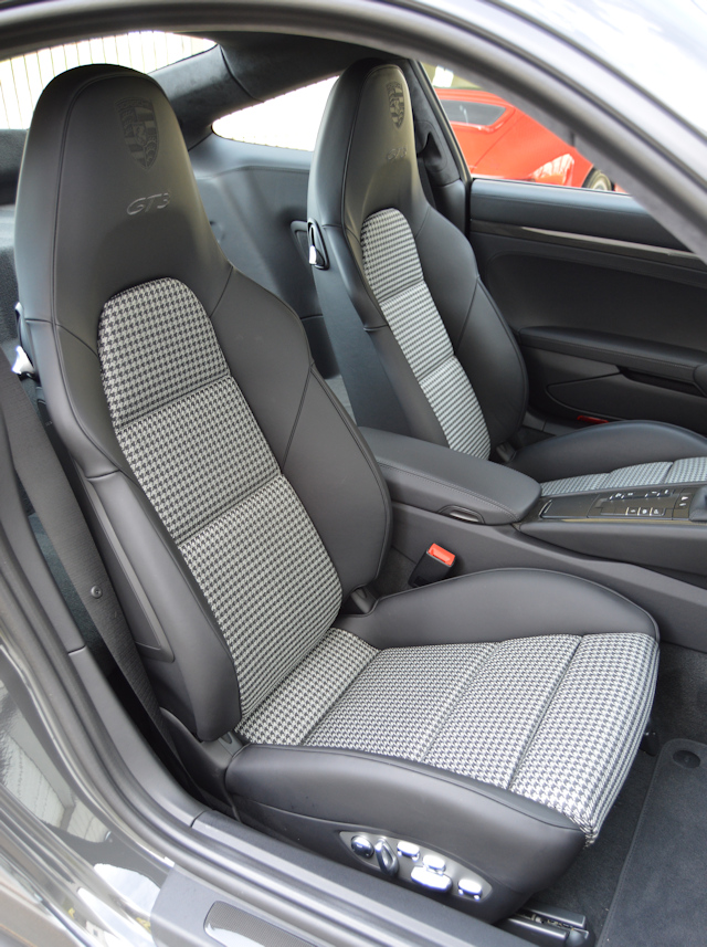 保时捷911与718跑车的区别,保时捷911turbos992敞篷跑车