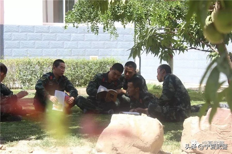 带兵就一定要爆粗口?其实战士们更需要你这样