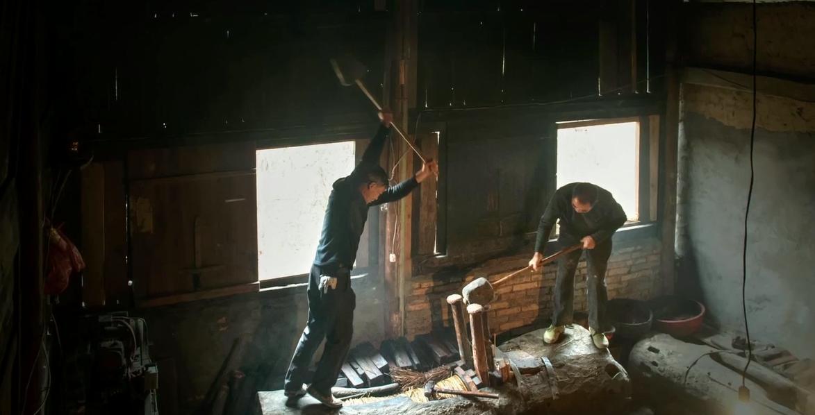 牛人自动榨油机,牛人发明小型榨油机