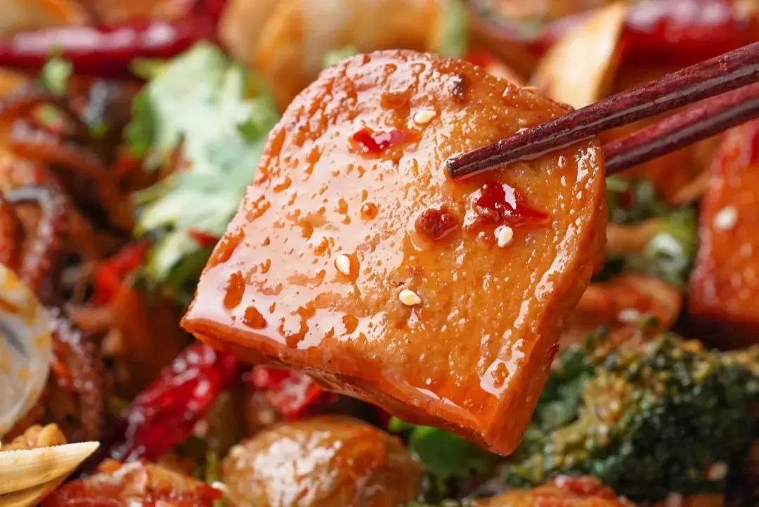 牛油火锅底料炒麻辣香锅,麻辣香锅的家常做法用火锅底料炒