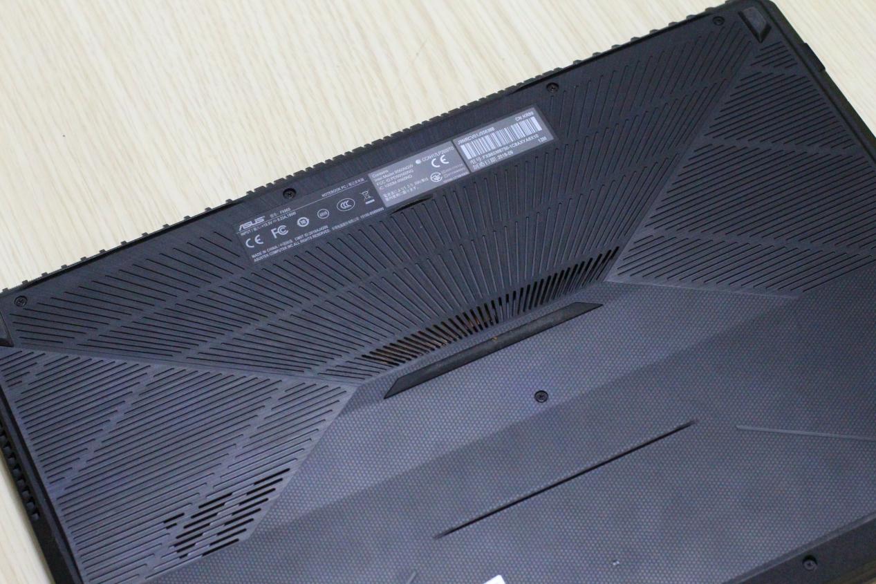 华硕飞行堡垒6测评,华硕飞行堡垒61060版测评