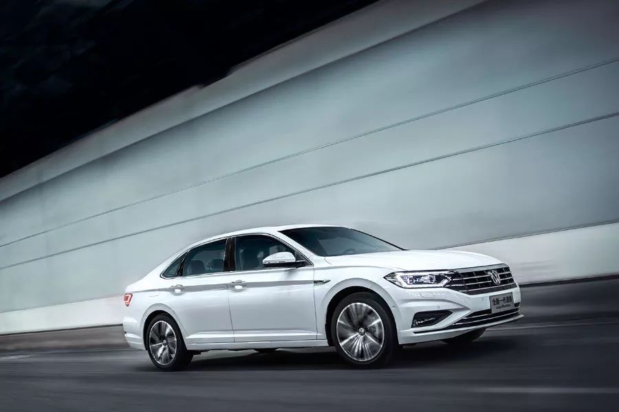 大众速腾空间实测,试驾大众速腾1.2t超越版