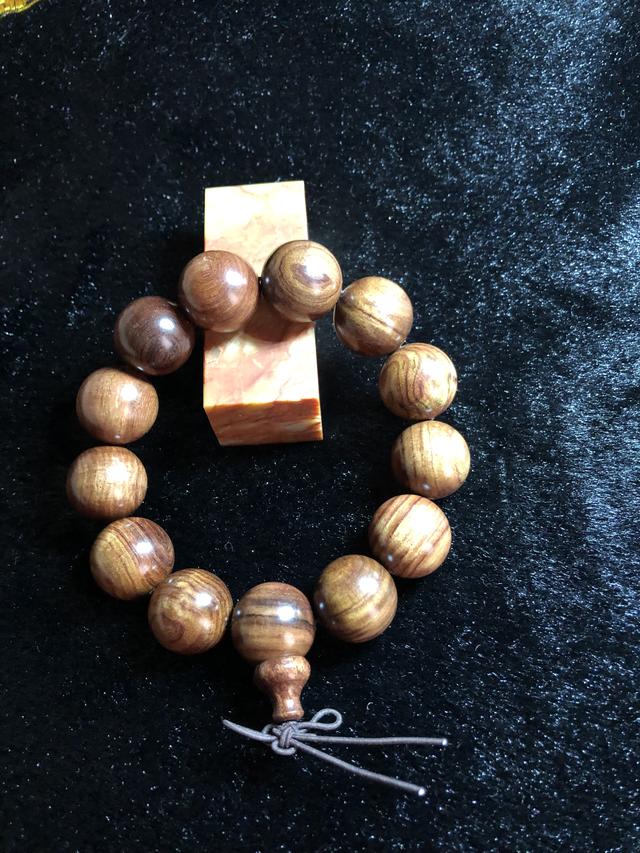 9.9元买的紫檀手串竟然是真的,29元沉香手串