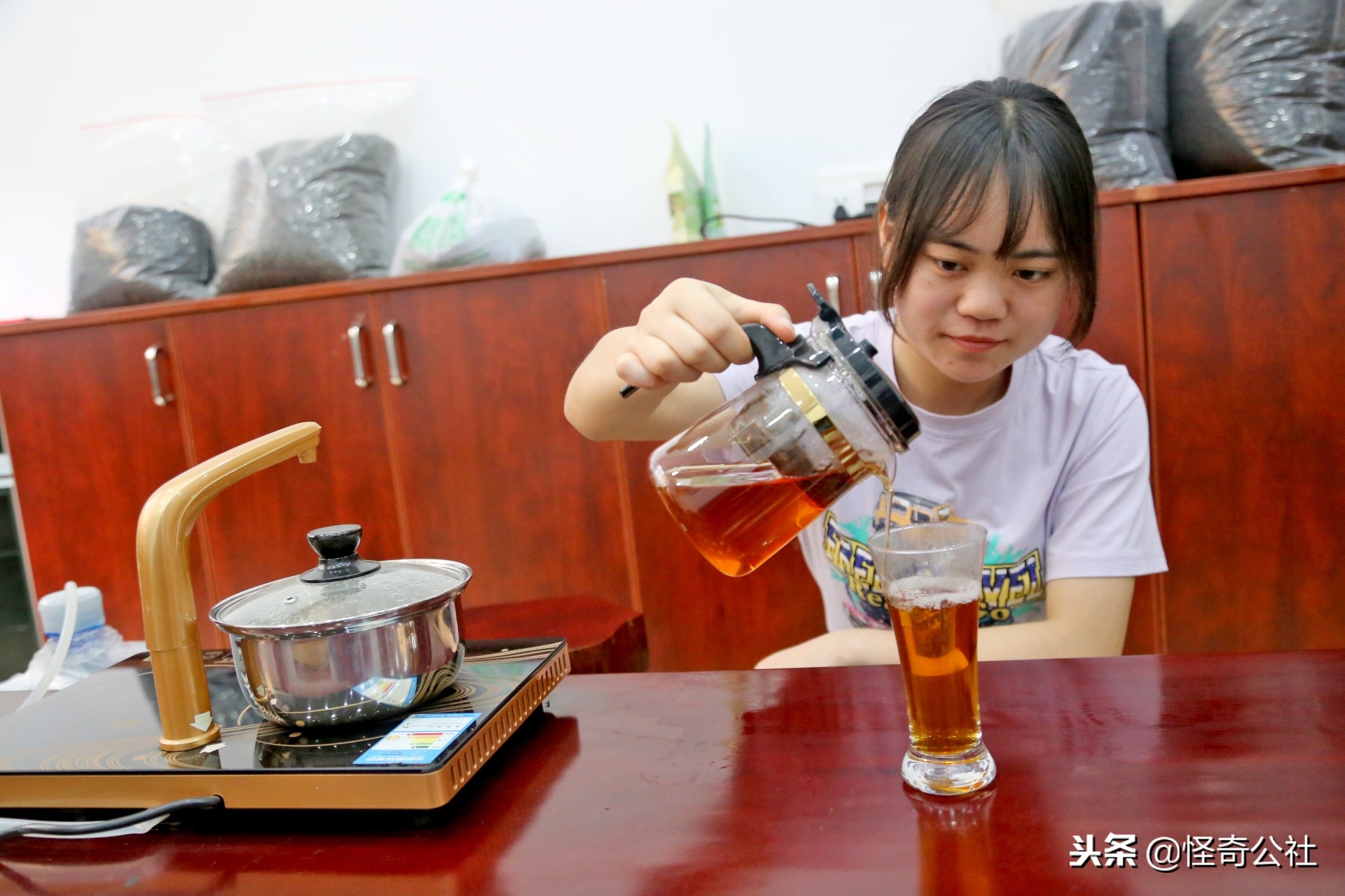 五盖山云雾贡茶历史渊源,高山云雾茶五指山红茶特点