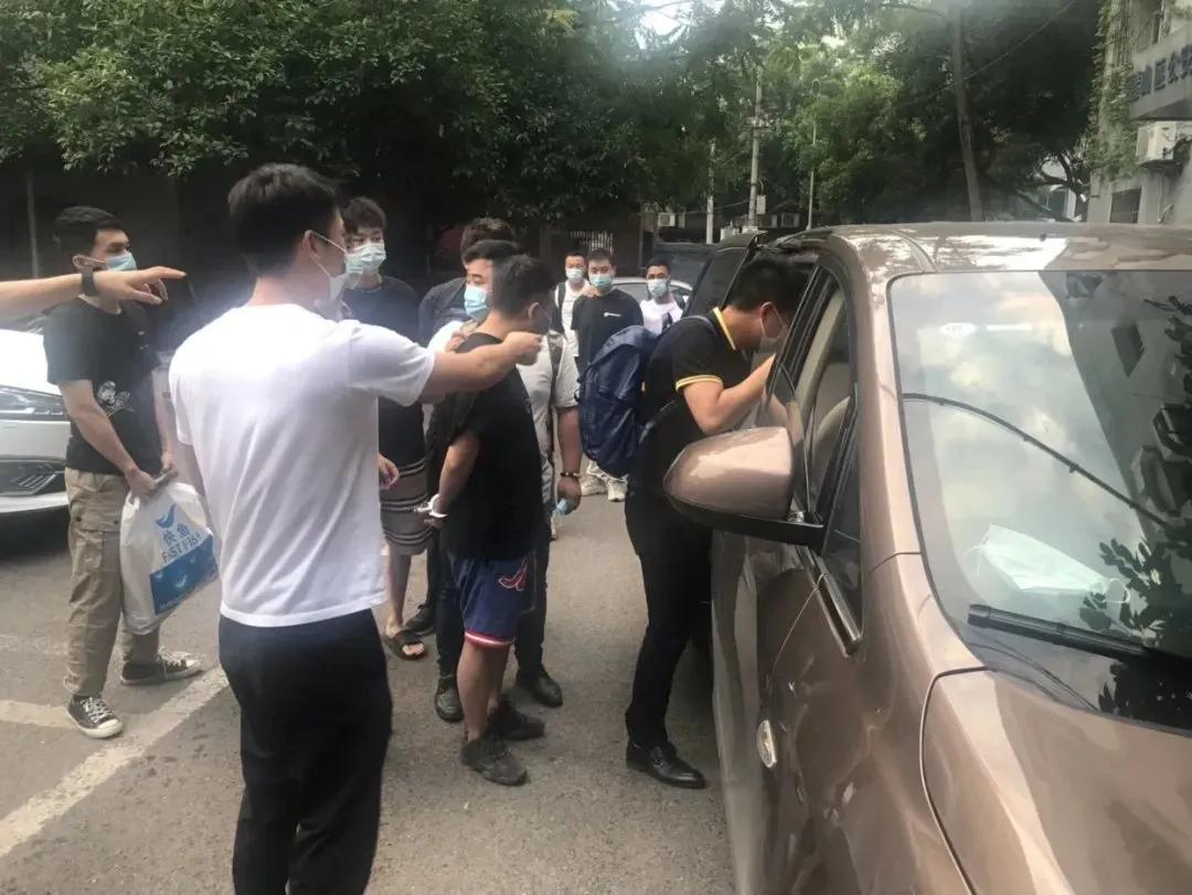 95后小伙卖假鞋超7000万,95后小伙卖假鞋赚7千万要判刑吗