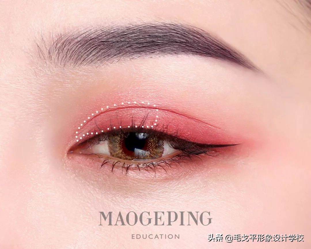 眼妆小技巧让你画出适合你的眼妆,眼妆教程手把手教你画眼妆