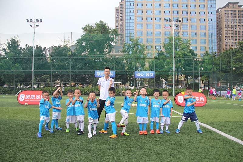 快乐足球训练营优惠团购,快乐足球训练营