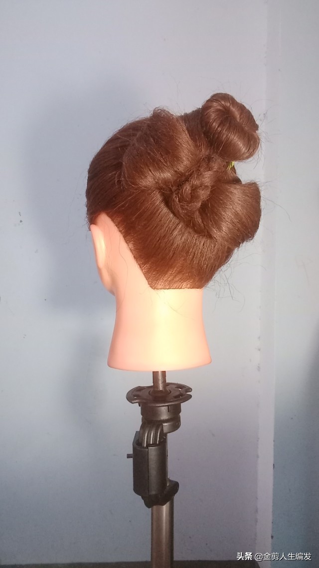 蝴蝶结发型怎么编才好看,刘诗诗大蝴蝶结头饰发型