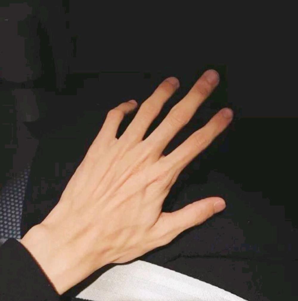 你的右手食指和无名指哪个更长,你的食指比无名指长对吗