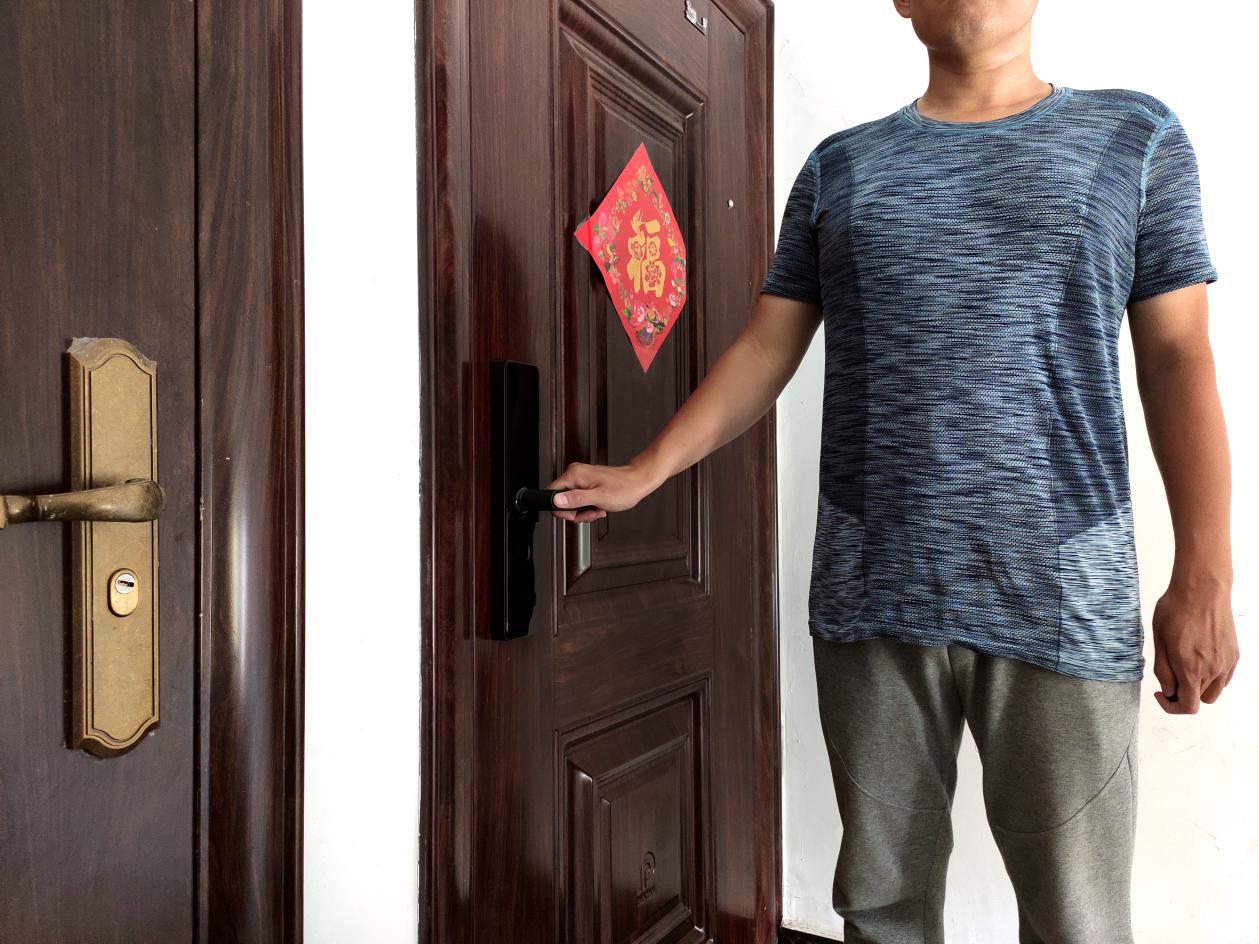 飞利浦吸顶灯最新款客厅智能,飞利浦智能吸顶灯评测