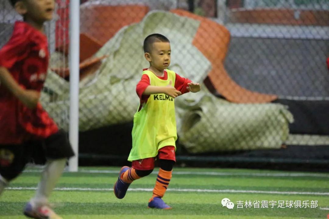 快乐童年，足球相伴！——震宇足球俱乐部“超级比赛日”精彩瞬间